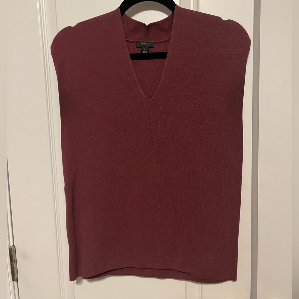 Ann Taylor sleeveless sweater